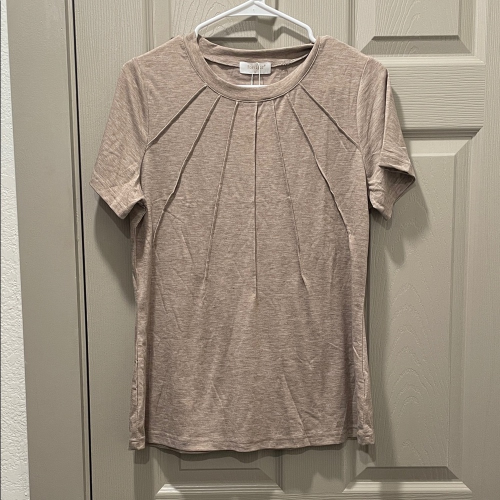 NWT Rosvigor M Short Sleeve Light Brown Pleated Crewneck